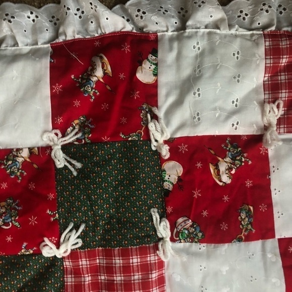 Handmade Farmhouse Christmas Tree Reversible Skirt Quilted Red Green Eyelet - Picture 2 of 5